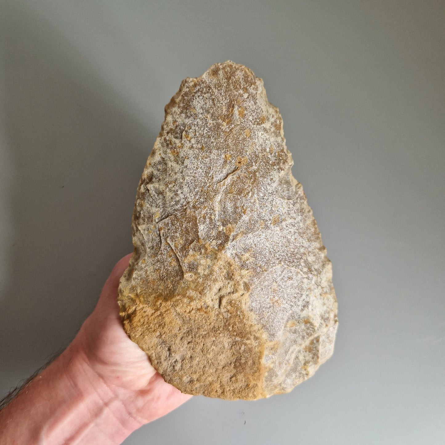 19cm Museum Quality Middle Palaeolithic Handaxe from "Graviers", De L'Aisne - France