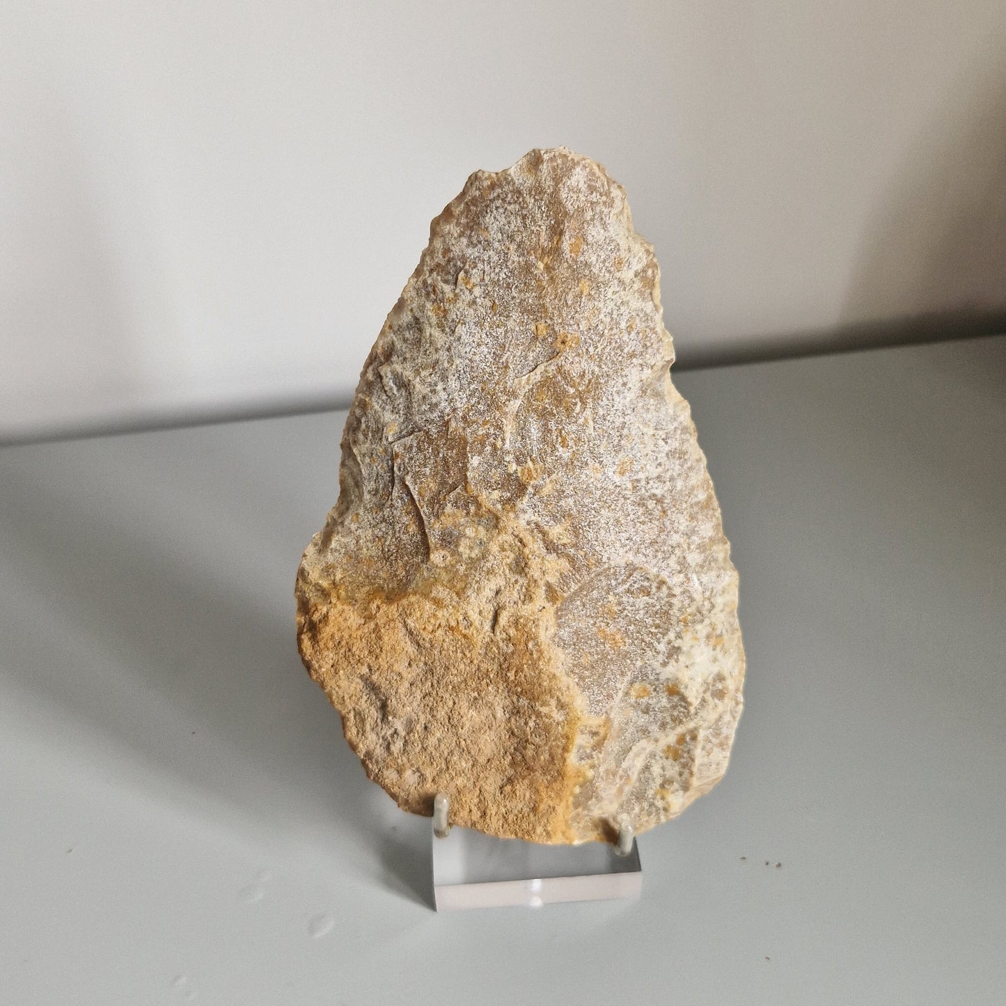 19cm Museum Quality Middle Palaeolithic Handaxe from "Graviers", De L'Aisne - France