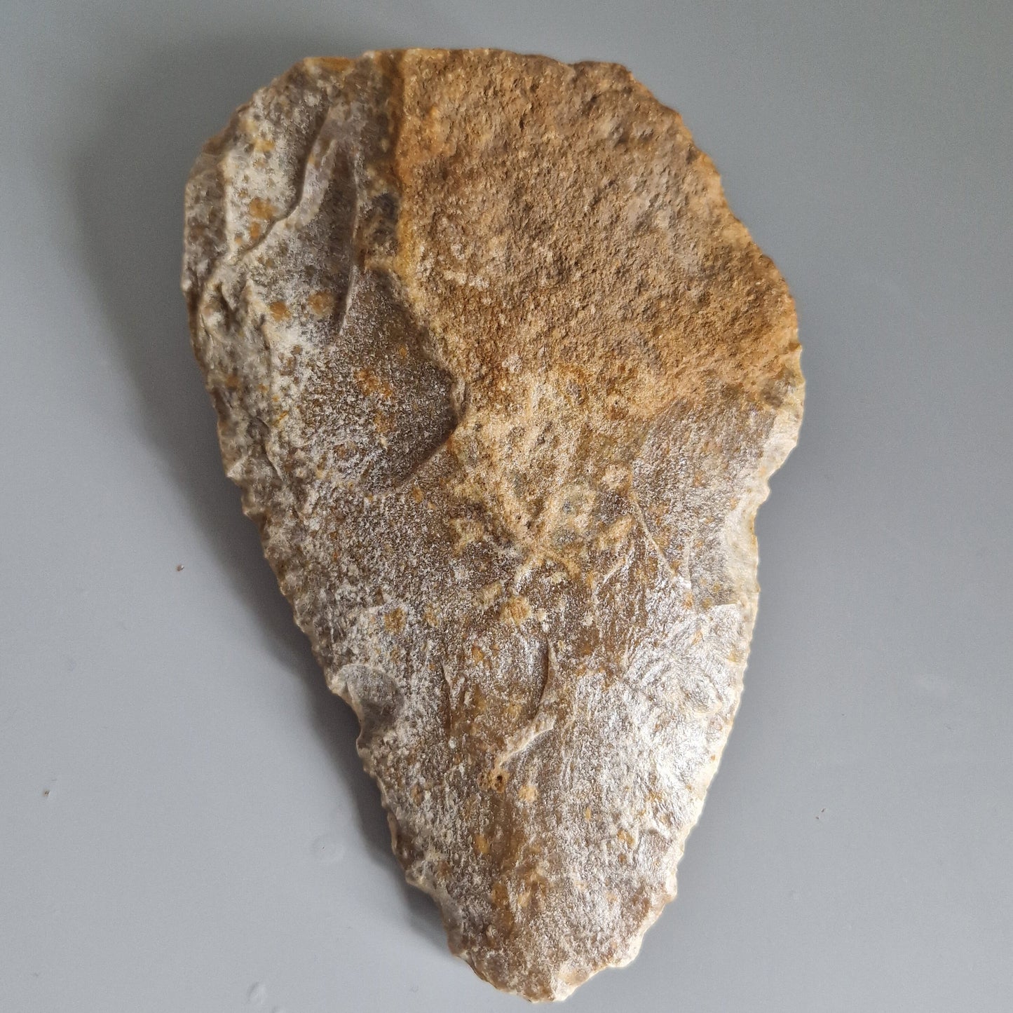 19cm Museum Quality Middle Palaeolithic Handaxe from "Graviers", De L'Aisne - France